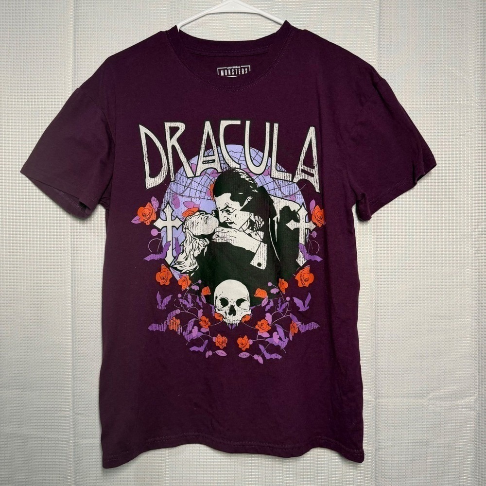 Universal Monsters Dracula T-Shirt M Purple Gothic Graphic Tee